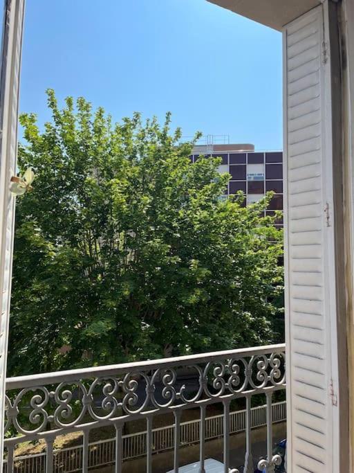 Beautiful Apartment With Balcony París Exterior foto